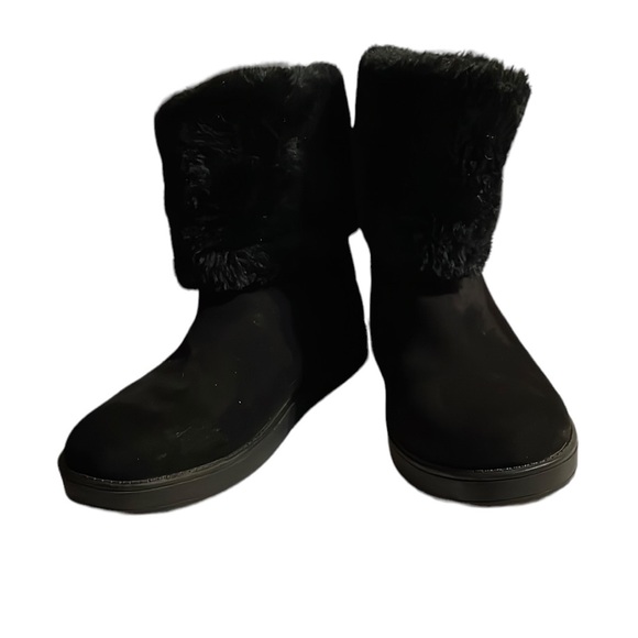 GBG Los Angeles women’s Aleya black faux fur winter boots. Size 7.5 Medium - Picture 1 of 9